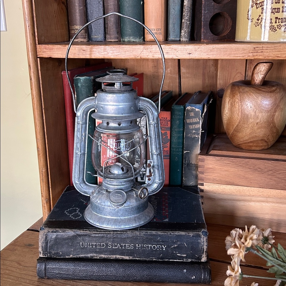 VINTAGE Dietz No. 50 Comet Lantern - Picture 1 of 11